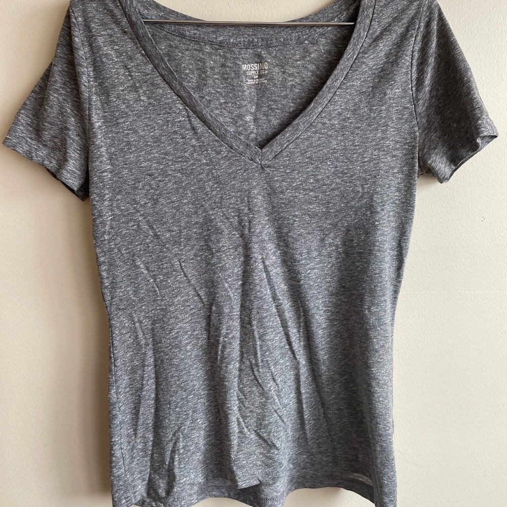 Mossimo Women’s Grey T-shirt Size Small